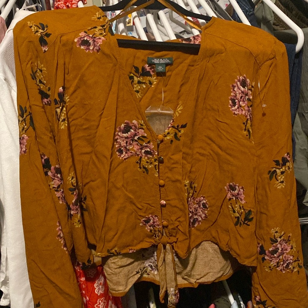 NWOT Wild Fable cropped floral top